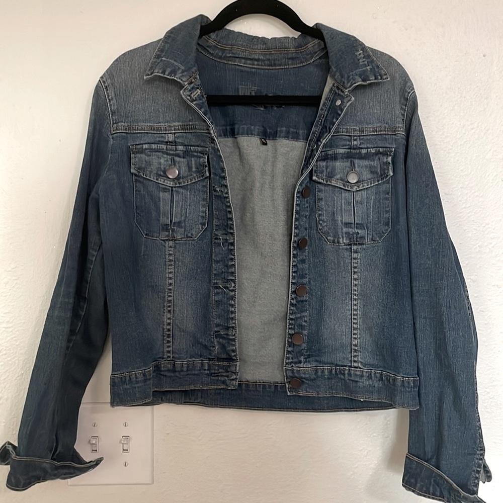 Classic Denim Jacket - Sz XL - Stretch - Button Down